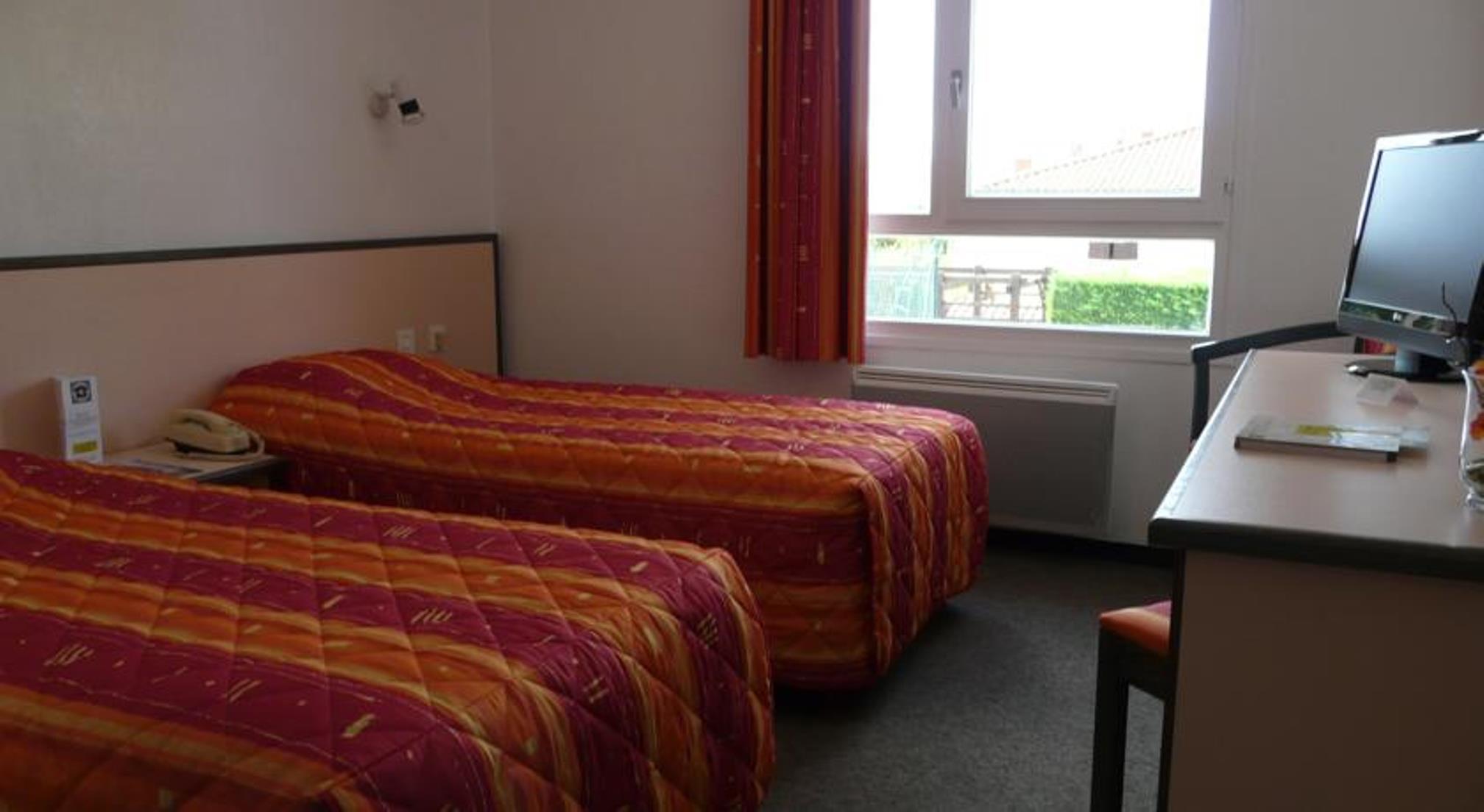 Hotel Le Chatard Sarcey Exterior foto