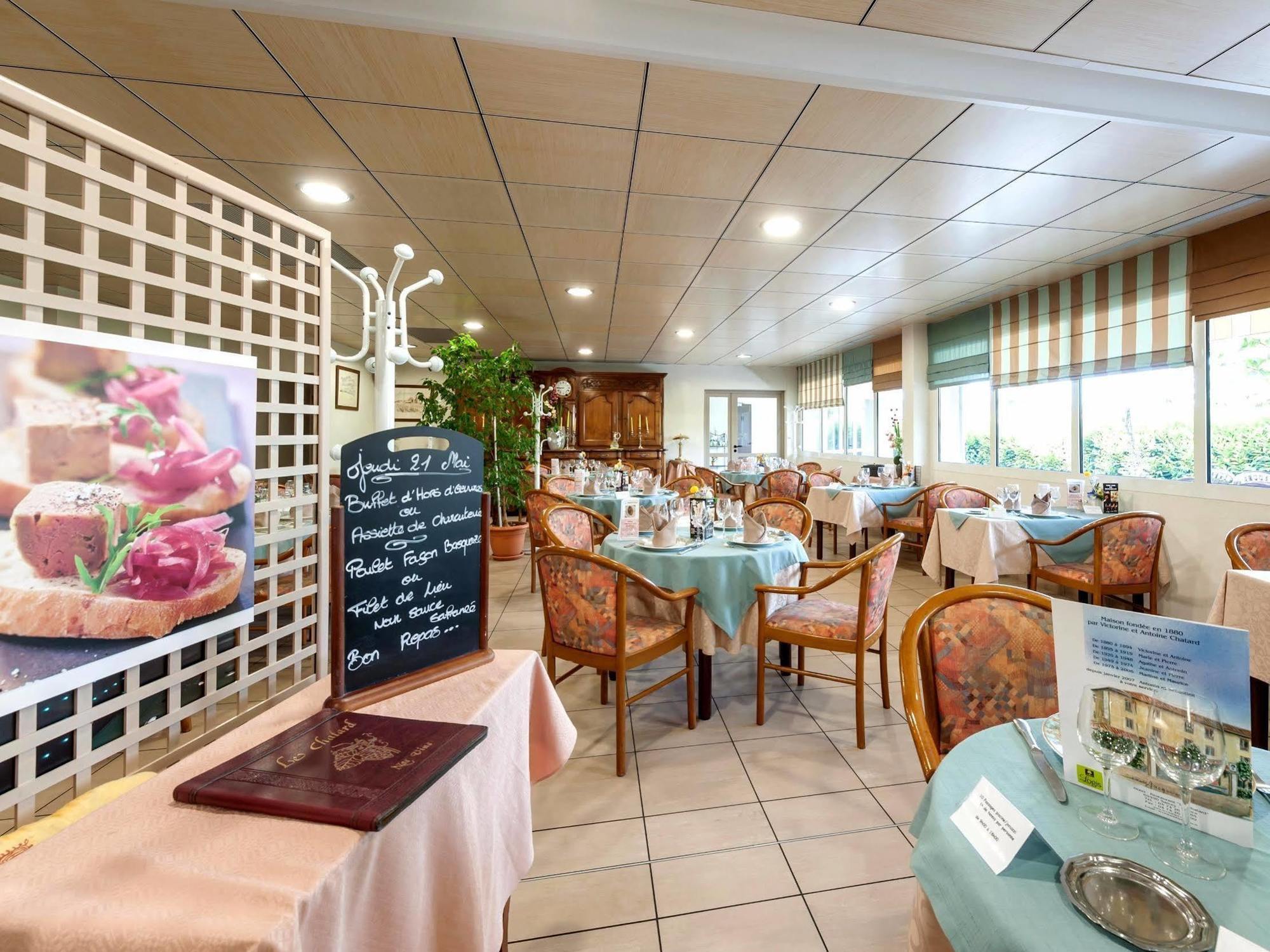 Hotel Le Chatard Sarcey Exterior foto