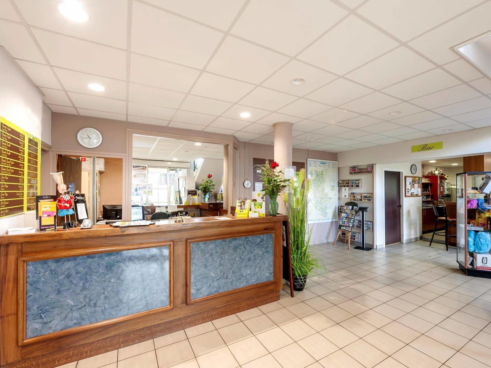 Hotel Le Chatard Sarcey Exterior foto